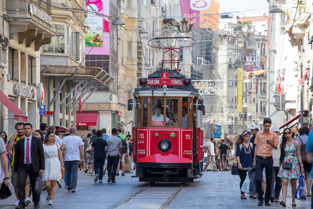 İstanbulda kültür turu ile keşfedilecek yerlerden Beyoğlu